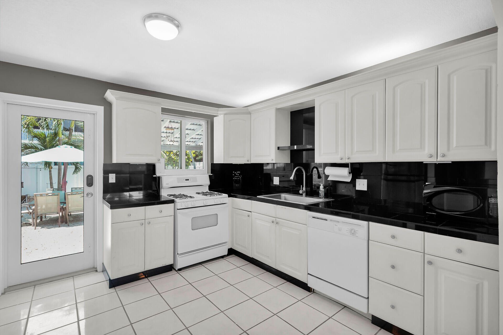 19 SE Marlin Avenue, Key Largo, FL 33037 Photo