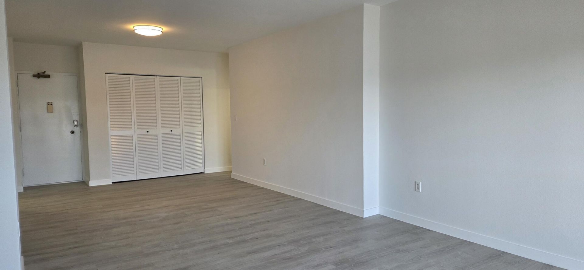 1980 S Ocean Drive, Unit 22c, Hallandale Beach, FL 33009 Photo