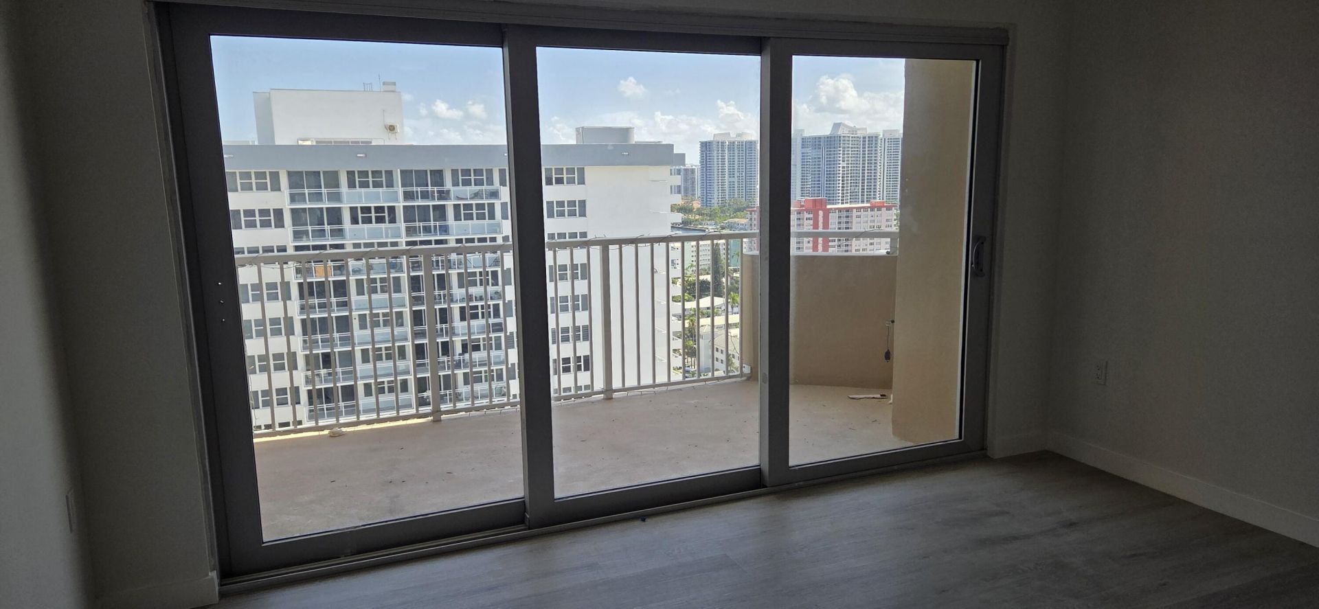 1980 S Ocean Drive, Unit 22c, Hallandale Beach, FL 33009 Photo