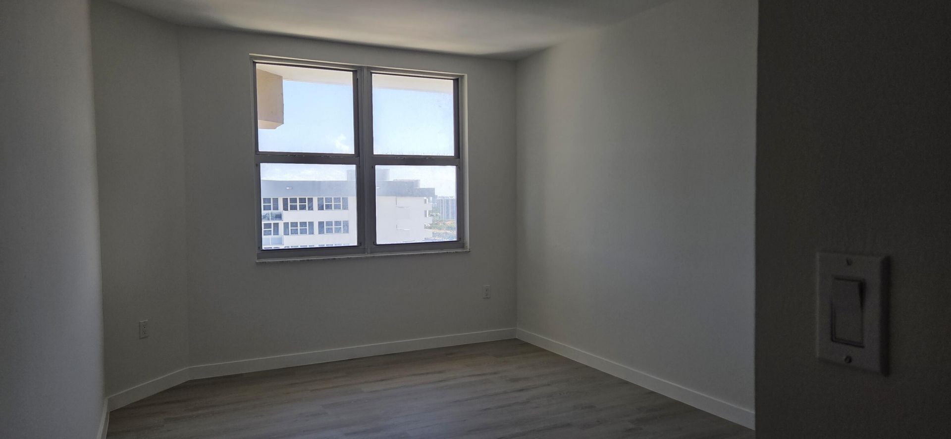 1980 S Ocean Drive, Unit 22c, Hallandale Beach, FL 33009 Photo