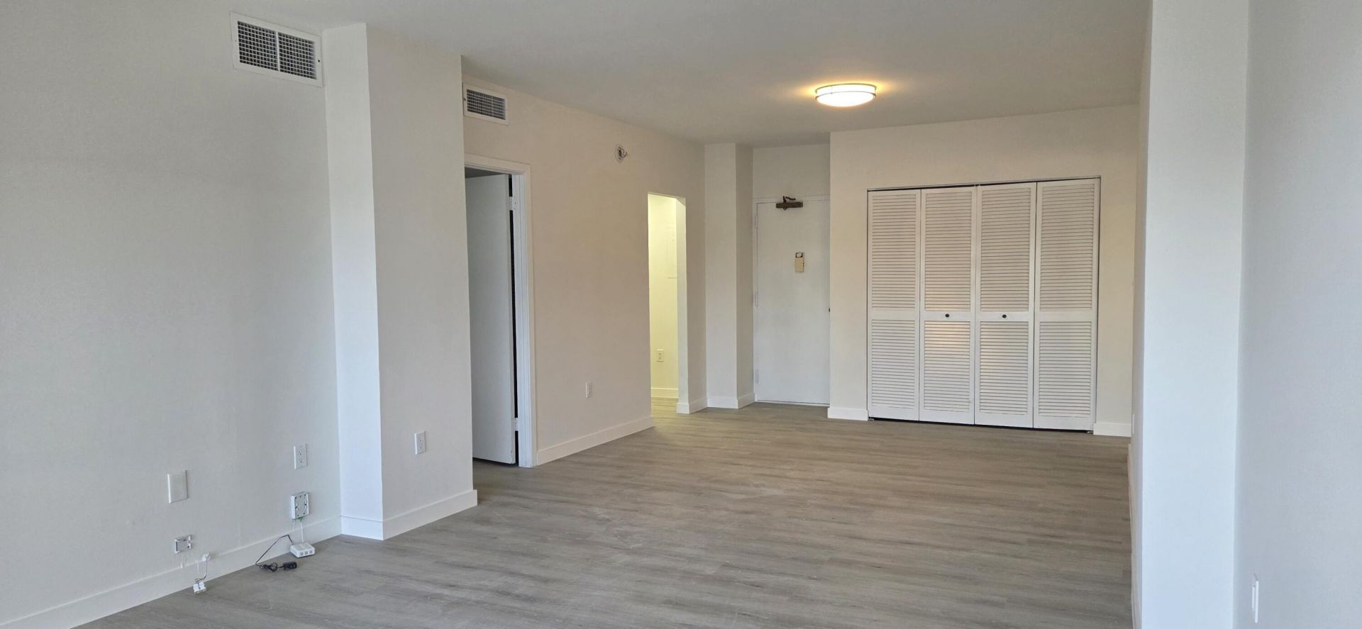 1980 S Ocean Drive, Unit 22c, Hallandale Beach, FL 33009 Photo