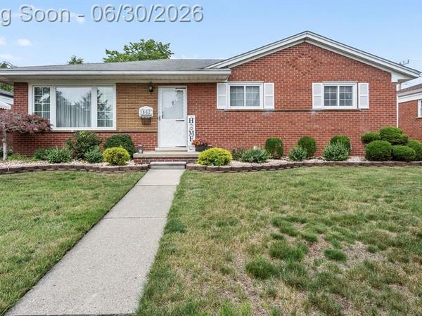 1862 Lakeview Street, Trenton, MI 48183