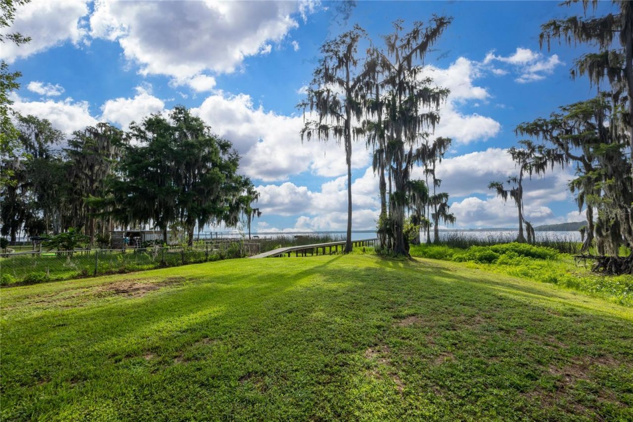 7521 NE 222nd Street , Melrose, FL 32666 Photo