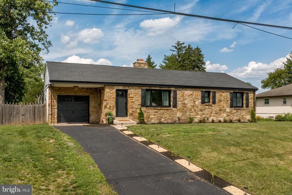 123 HOLLY ROAD , SOUTHAMPTON, PA 18966
