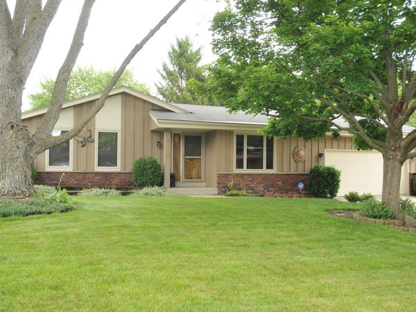8150 S 58th St, Franklin, WI 53132