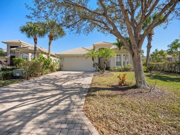 303 NW Somerset Cir , Port St. Lucie, FL 34983