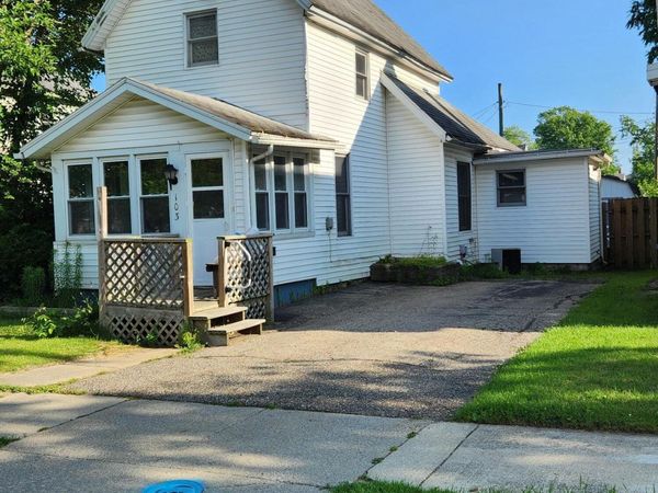 103 E Telegraph Street, Dowagiac, MI 49047