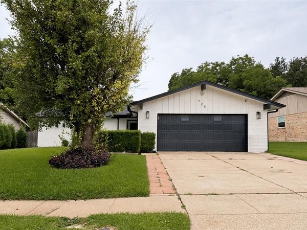 708 Glen Rock Place, Arlington, TX 76014