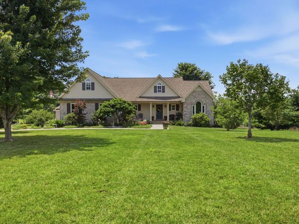 502 Fawn Ct , Burns, TN 37029