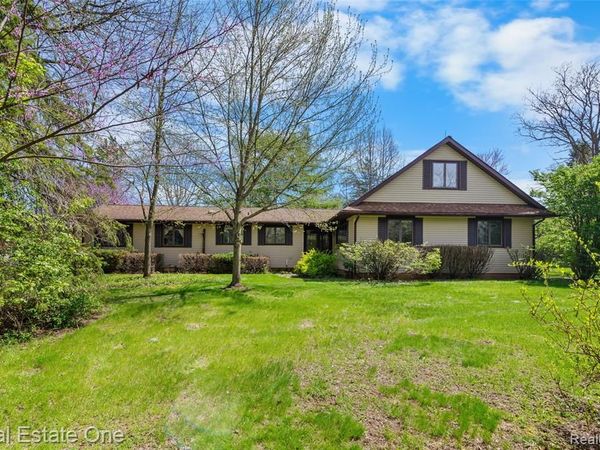9050 Earhart Road, Northfield Twp, MI 48178