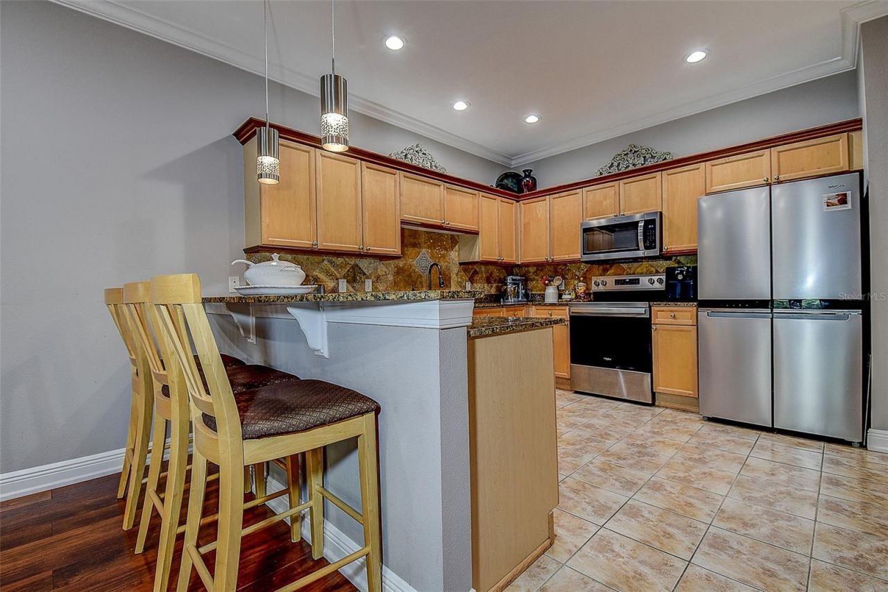 256 Valencia Circle, Saint Petersburg, FL 33716 Photo