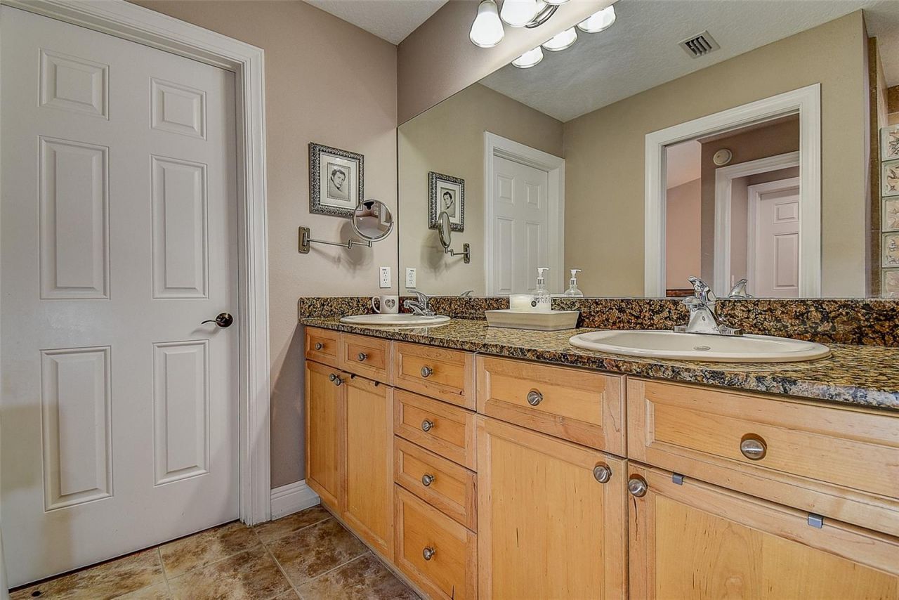 256 Valencia Circle, Saint Petersburg, FL 33716 Photo