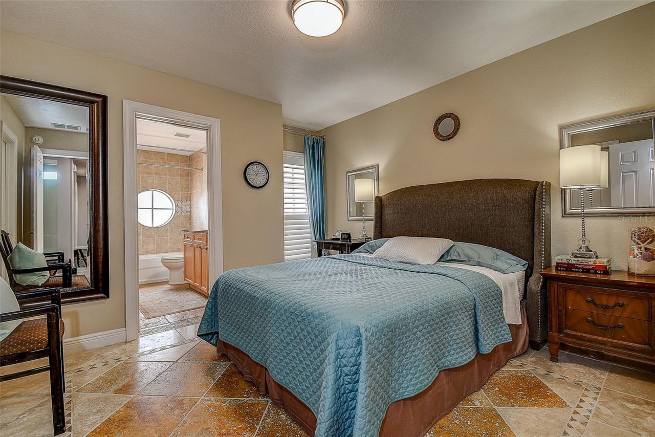 256 Valencia Circle, Saint Petersburg, FL 33716 Photo