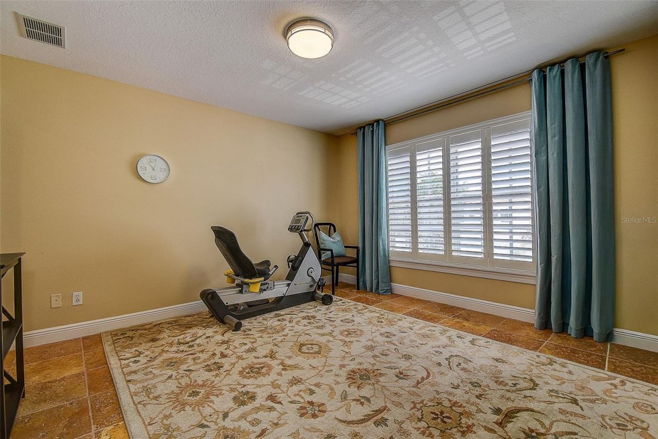 256 Valencia Circle, Saint Petersburg, FL 33716 Photo