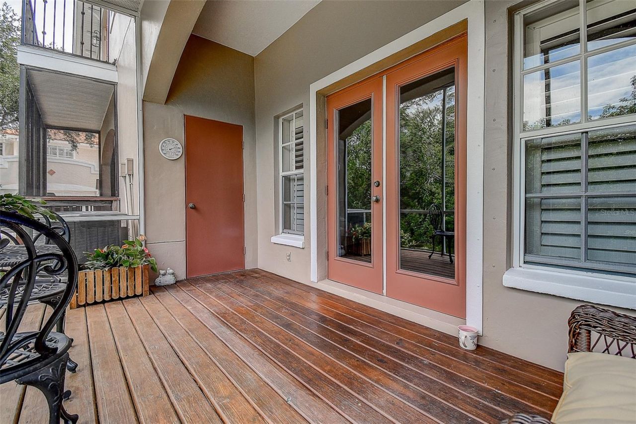 256 Valencia Circle, Saint Petersburg, FL 33716 Photo
