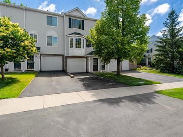 7772 Arboretum Village Circle, Chanhassen, MN 55317