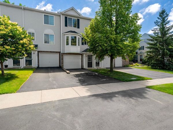 7772 Arboretum Village Circle, Chanhassen, MN 55317