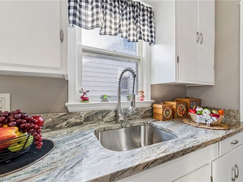 14519 Orchard Park Avenue, Cleveland, OH 44111 Photo 12