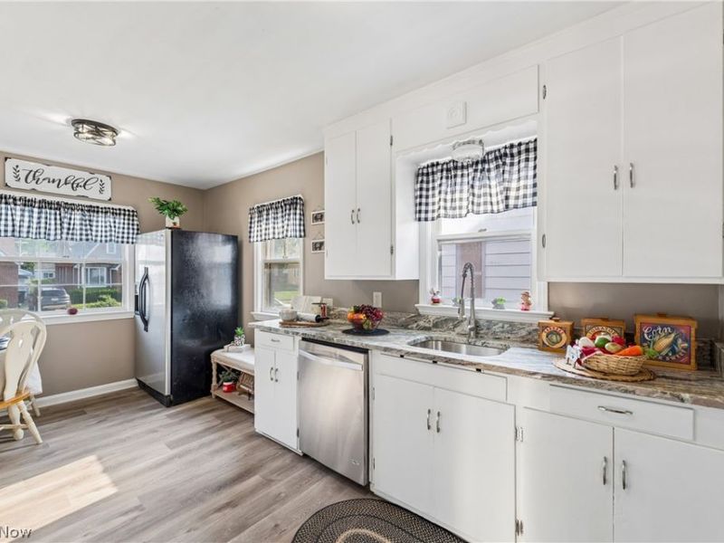 14519 Orchard Park Avenue, Cleveland, OH 44111 Photo 13