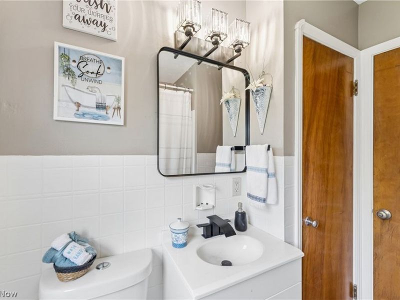 14519 Orchard Park Avenue, Cleveland, OH 44111 Photo 21