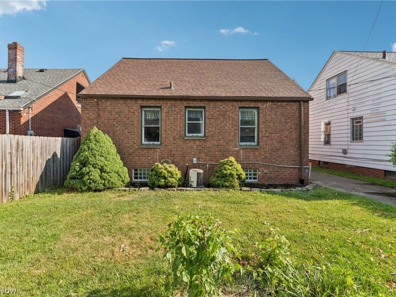 14519 Orchard Park Avenue, Cleveland, OH 44111 Photo 35