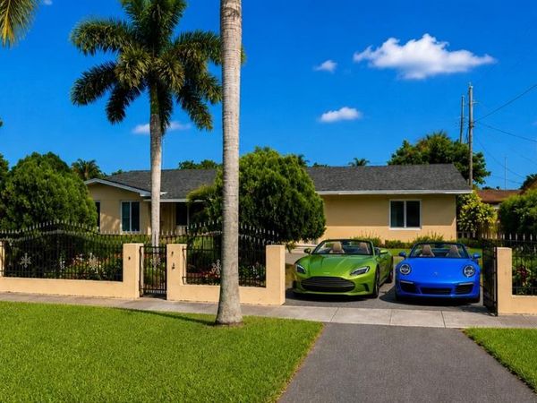 915 NW 175th St , Miami Gardens, FL 33169