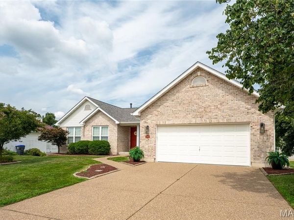 2327 Hidden Deer Drive, O'Fallon, MO 63368