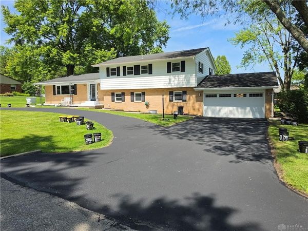 2570 Mardella Drive, Beavercreek, OH 45434