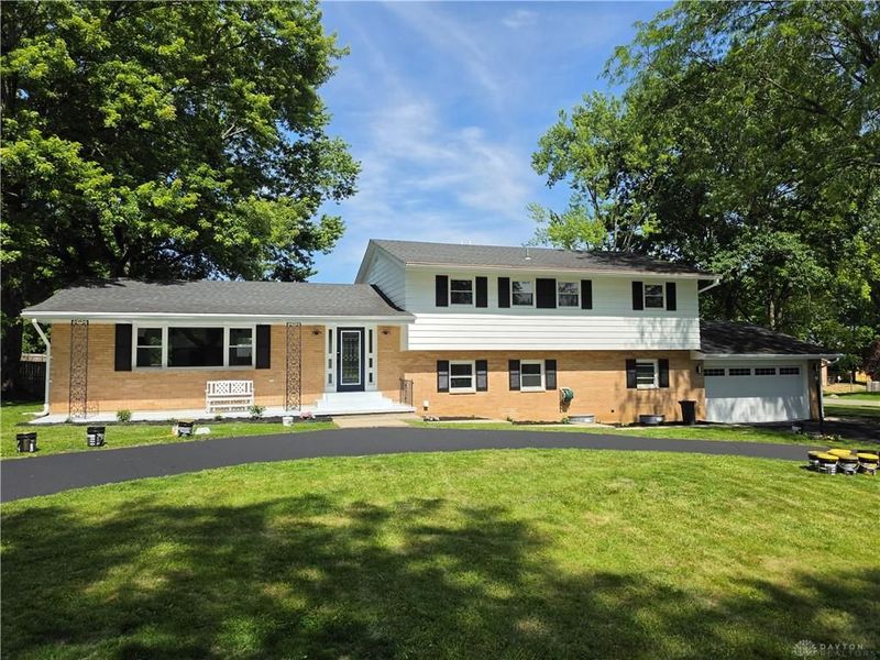 2570 Mardella Drive, Beavercreek, OH 45434 Photo 2