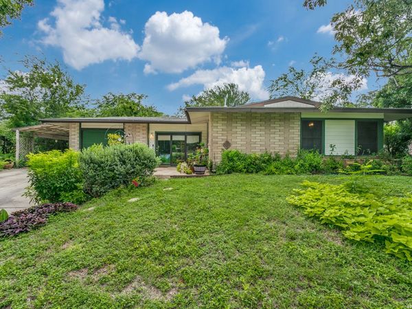 111 NOBHILL DR, San Antonio, TX 78228