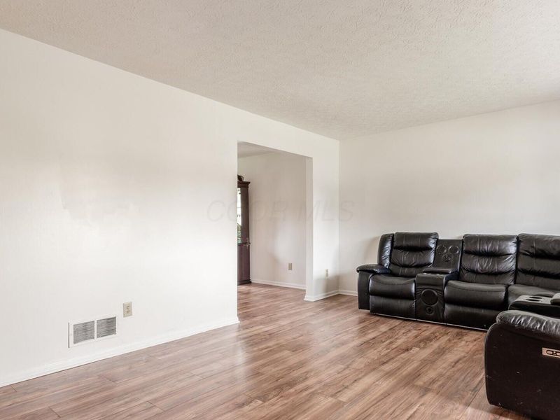 424 Jonell Lane, Reynoldsburg, OH 43068 Photo 4