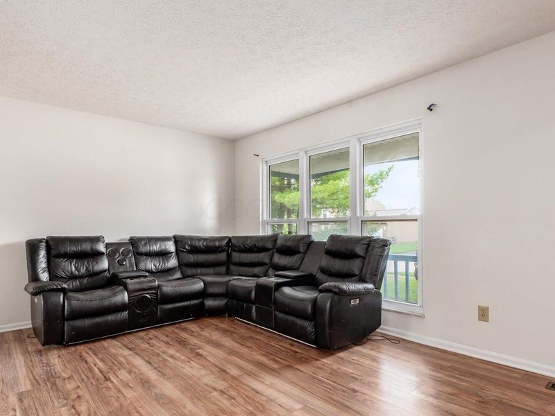424 Jonell Lane, Reynoldsburg, OH 43068 Photo 5