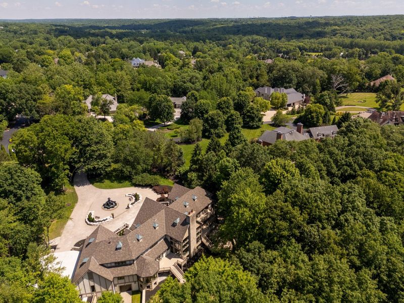 1635 Strathshire Hall Place, Powell, OH 43065 Photo 3