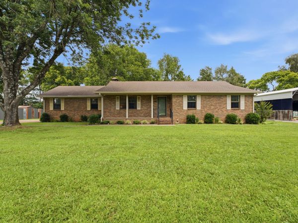 344 Highfield Dr , Murfreesboro, TN 37128
