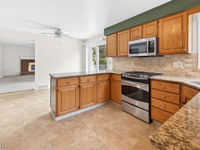 491 Thackeray Trail, Richmond Heights, OH 44143 Photo 10