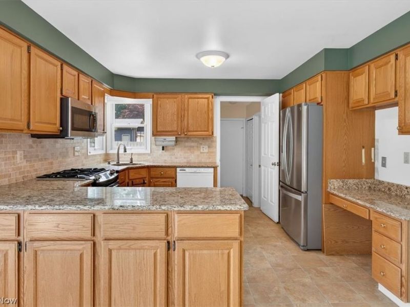 491 Thackeray Trail, Richmond Heights, OH 44143 Photo 11