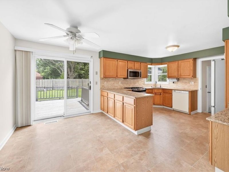491 Thackeray Trail, Richmond Heights, OH 44143 Photo 12