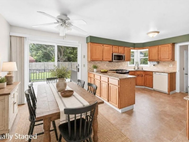 491 Thackeray Trail, Richmond Heights, OH 44143 Photo 7