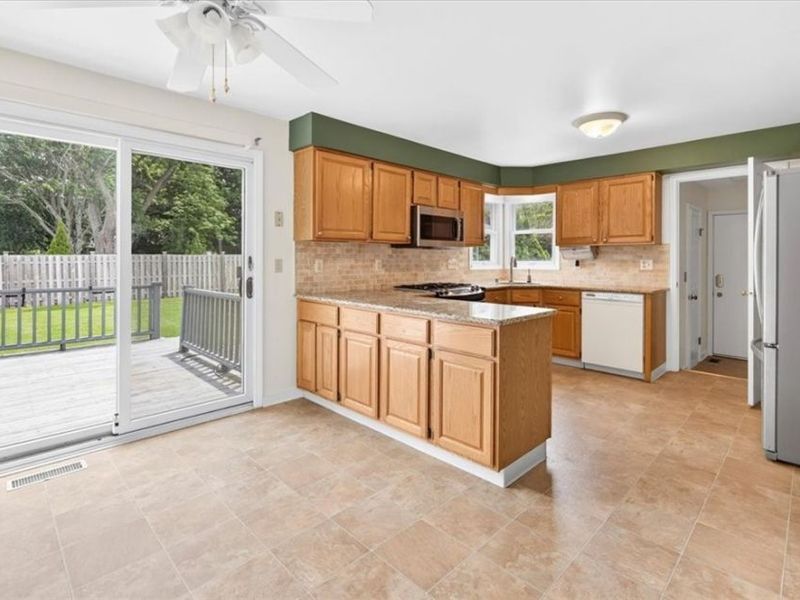 491 Thackeray Trail, Richmond Heights, OH 44143 Photo 9