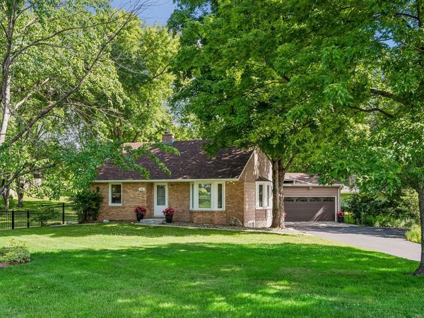 512 Mission Road W, Bloomington, MN 55420