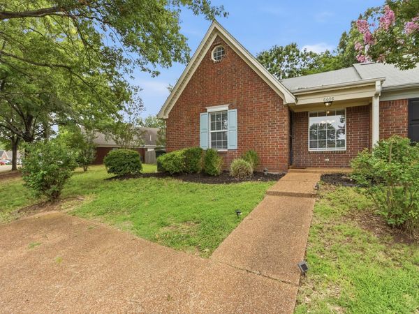6608 SUNGATE DR S, Bartlett, TN 38135