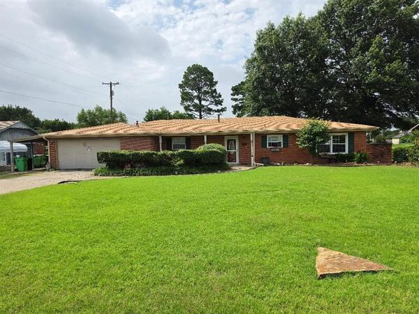 817 W Date Street, Okemah, OK 74859