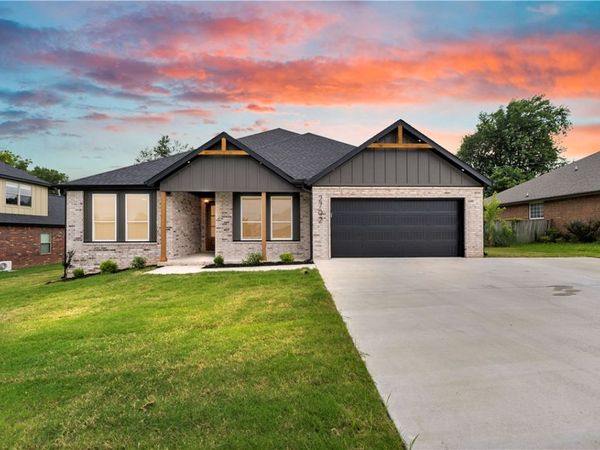2702 Cortney Circle , Siloam Springs, AR 72761