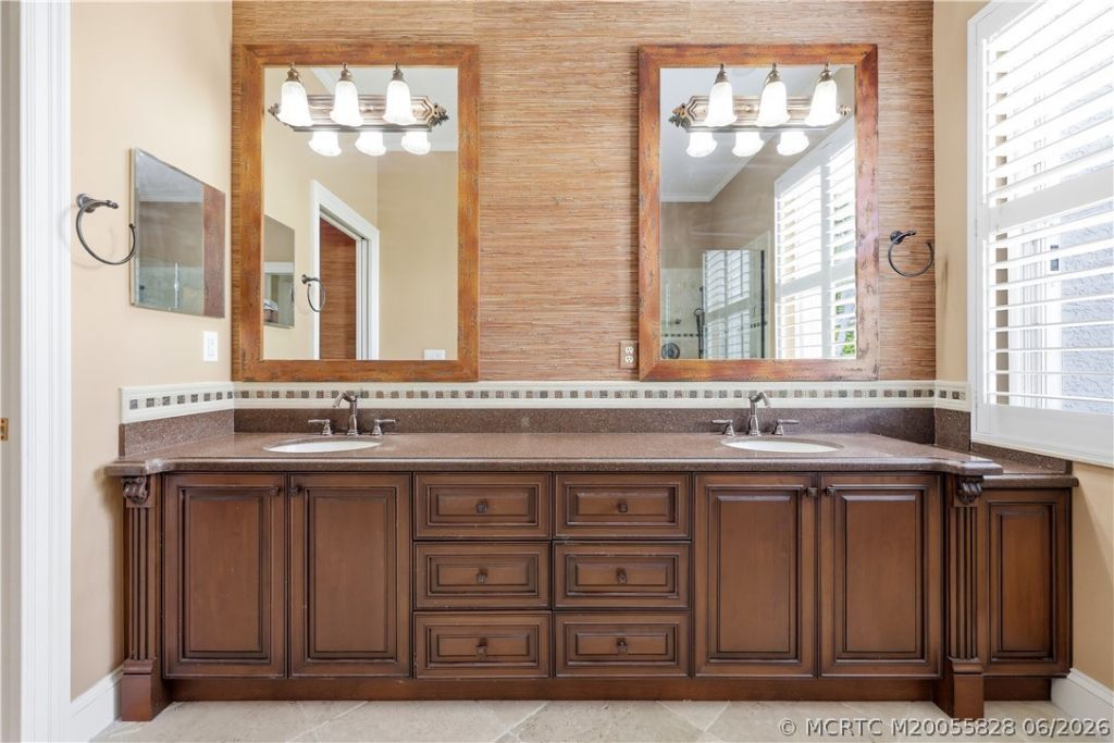 3736 NW Deer Oak Drive, Jensen Beach, FL 34957 Photo