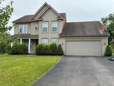 18 Dona Lea, Fairport, NY 14450