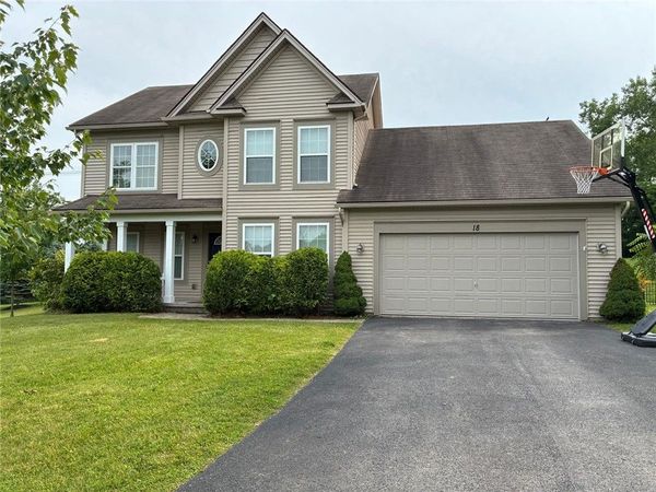 18 Dona Lea, Fairport, NY 14450