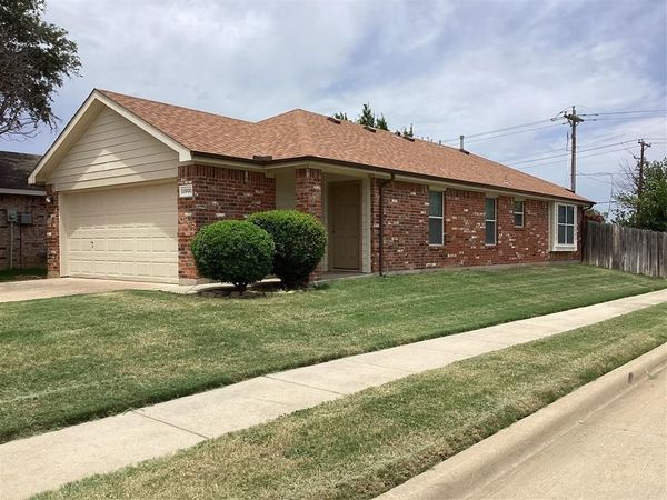 11900 Porcupine Drive, Fort Worth, TX 76244