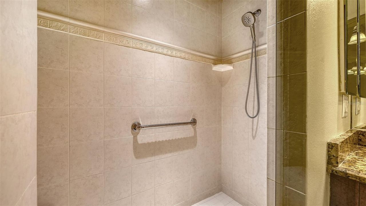 5211 Parisienne Place, Unit 101B27, Sarasota, FL 34238 Photo