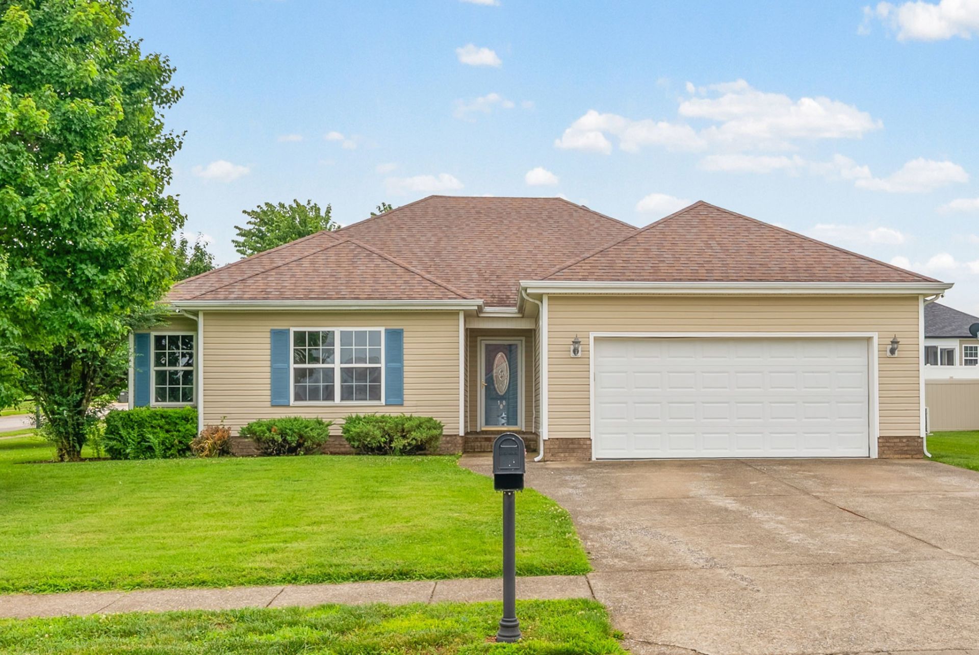 100 Lurlington Ct, Hopkinsville, KY 42240 Main Photo