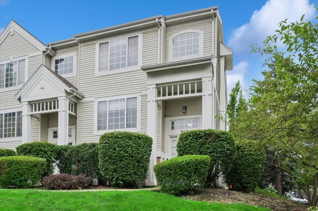 218 Polo Club Drive, Unit 218, Glendale Heights, IL 60139 Main Photo